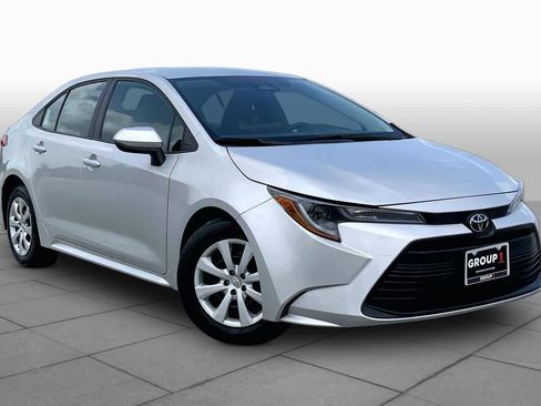 Used 2024 Toyota Corolla LE FWD image 3