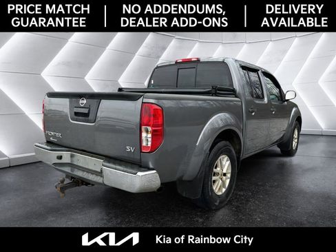 Used 2019 Nissan Frontier SV image 6