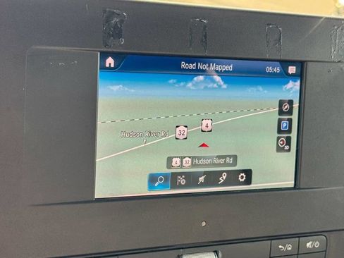 Used 2022 Mercedes-Benz Sprinter 2500 image 32