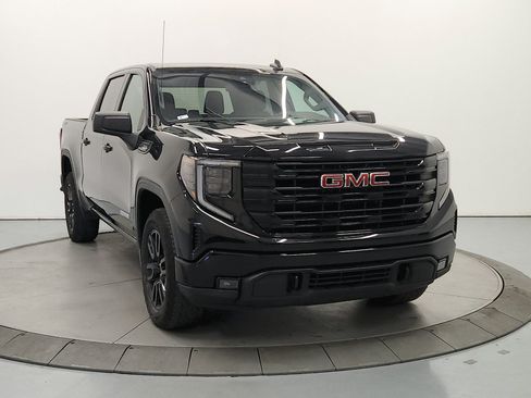 Used 2024 GMC Sierra 1500 Elevation AWD/4WD image 3