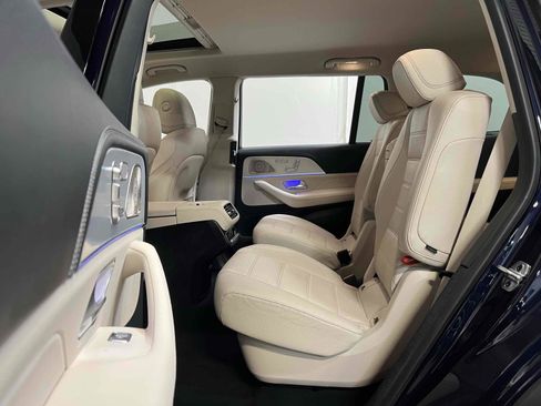 Used 2022 Mercedes-Benz GLS 450 4MATIC SUV - WARMTH & COMFORT image 32