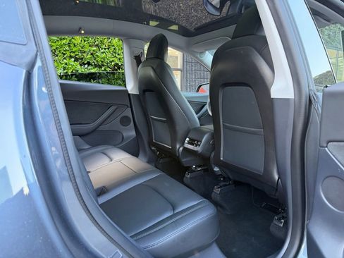 Used 2020 Tesla Model Y Long Range AWD/4WD image 38