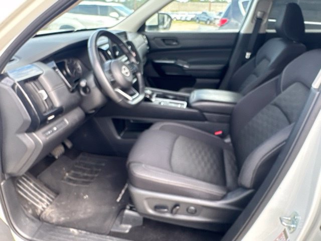 Used 2024 Nissan Pathfinder SV FWD image 20