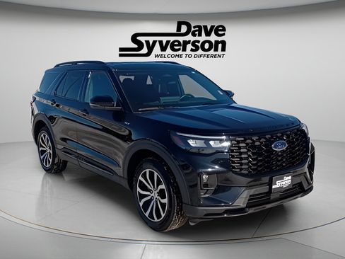 Used 2025 Ford Explorer ST-Line AWD/4WD image 3
