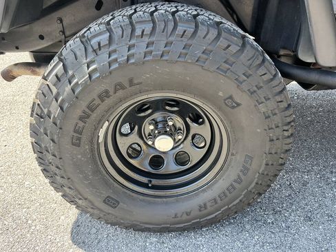 Used 2004 Jeep Wrangler X w/ Wheel Plus Group AWD/4WD image 30