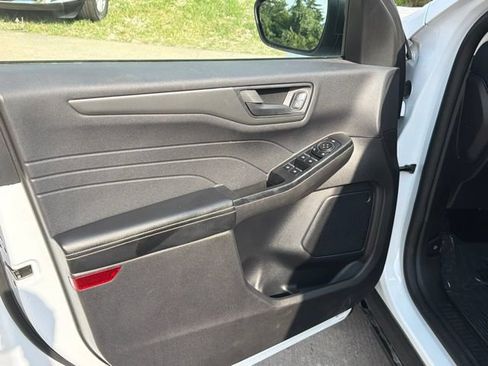 Used 2025 Ford Escape Active w/ Cold Weather Package FWD image 18