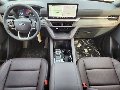 New 2026 Ford Explorer Platinum image 26