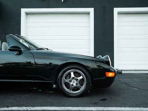 Used 1995 Porsche 968 Cabriolet RWD image 10