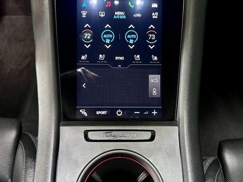 Used 2021 Porsche Taycan image 16