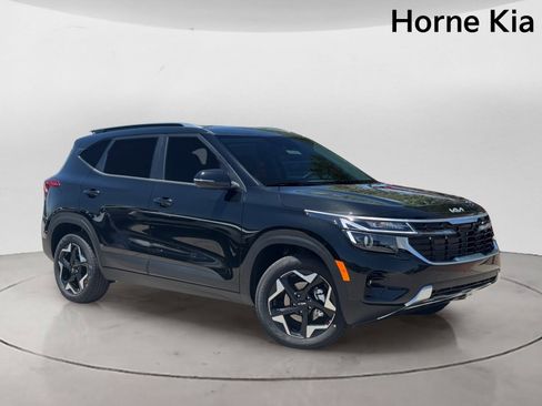 New 2026 Kia Seltos S FWD image 2