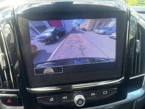 Used 2021 Chevrolet Traverse LT AWD/4WD image 26