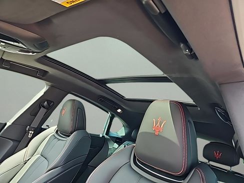 New 2024 Maserati Levante Modena Ultima image 17