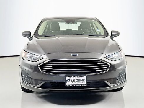 Used 2019 Ford Fusion SE FWD image 2