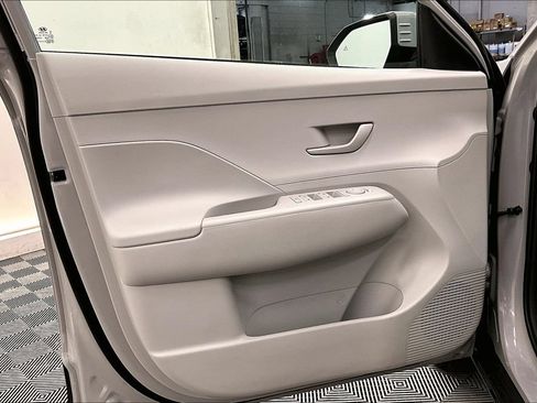 Used 2025 Hyundai Kona SEL FWD image 24