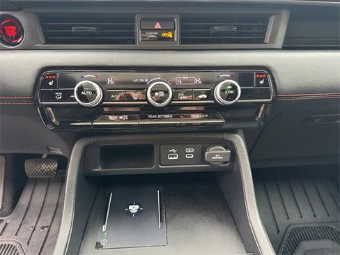 Used 2025 Honda Pilot TrailSport image 18