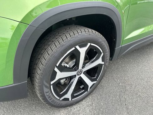 New 2026 Volkswagen Taos SEL AWD/4WD image 2