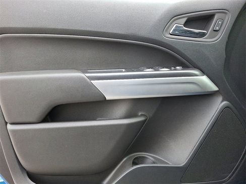 Used 2022 Chevrolet Colorado LT w/ LT Convenience Package image 14