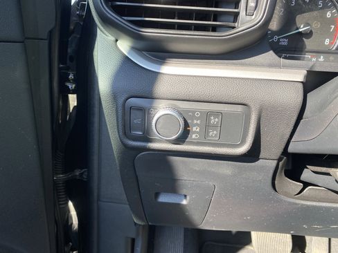 Used 2022 Ford Explorer XLT image 15