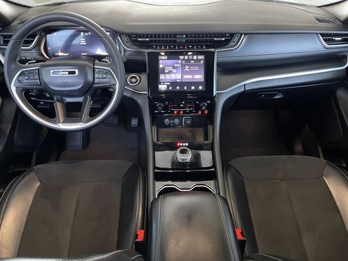 Used 2023 Jeep Grand Cherokee Altitude AWD/4WD image 13