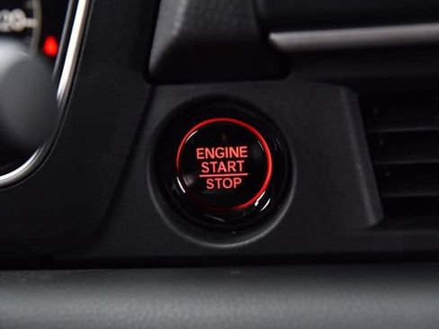 Used 2025 Honda Pilot EX-L image 16