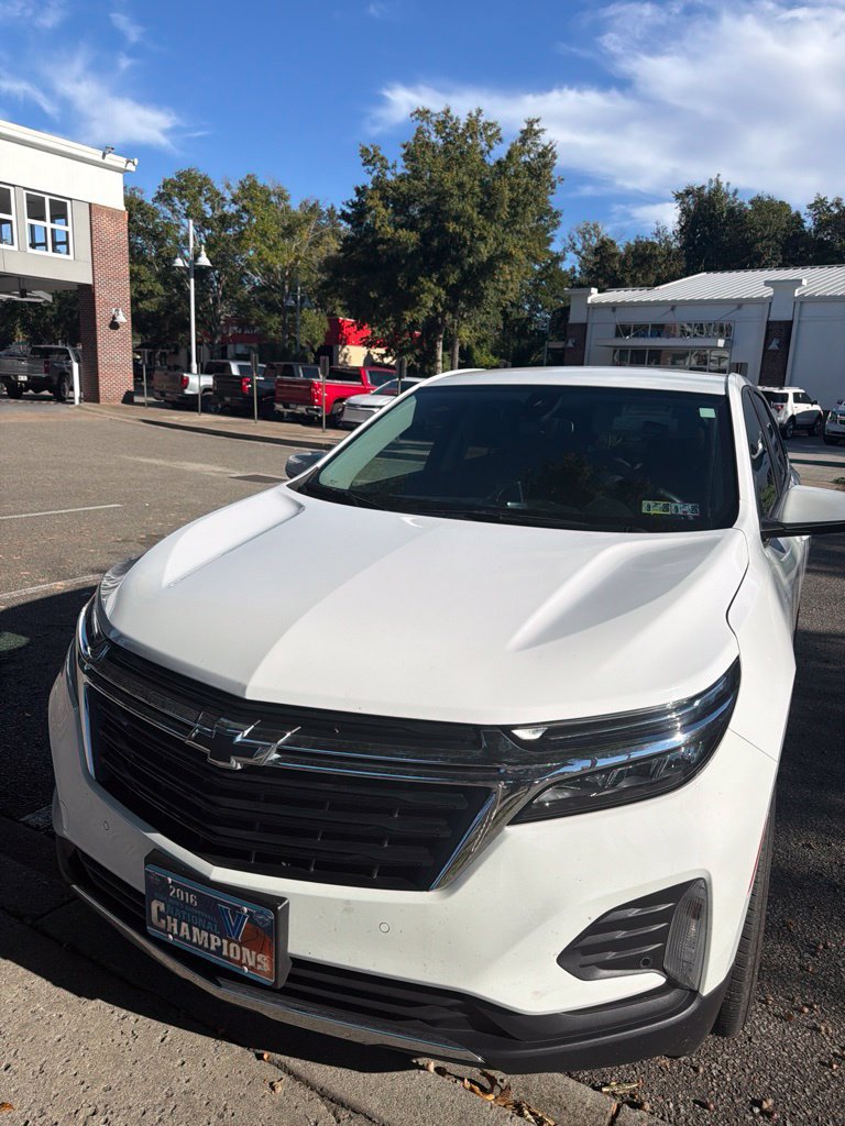 Used 2024 Chevrolet Equinox LT AWD/4WD image 1