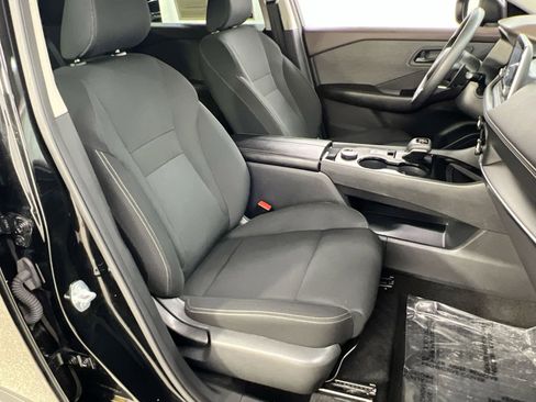 Used 2023 Nissan Rogue S image 31