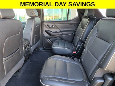Used 2023 Chevrolet Traverse Premier FWD image 15
