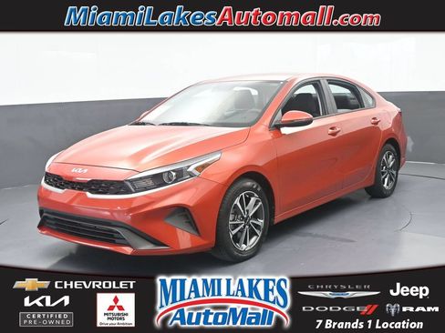 Used 2023 Kia Forte LXS w/ LXS Technology Package FWD image 1