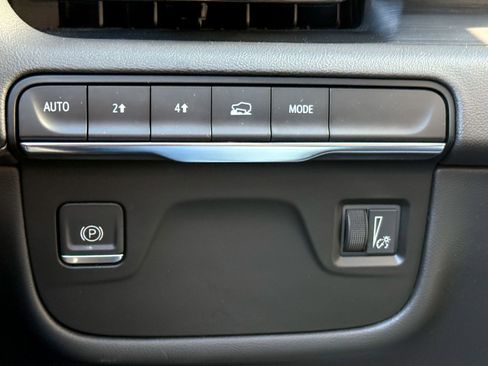 Used 2023 Cadillac Escalade Premium Luxury image 29