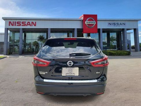 Certified 2022 Nissan Rogue Sport SV FWD image 5