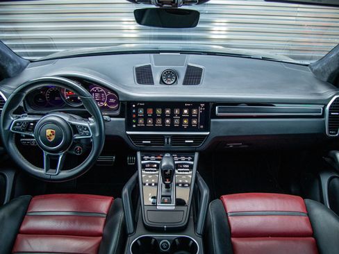 Certified 2023 Porsche Cayenne GTS AWD/4WD image 21