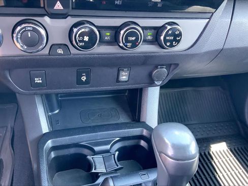 Used 2017 Toyota Tacoma TRD Sport w/ Tow Package (A/T) AWD/4WD image 35