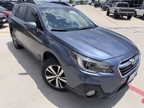 Used 2018 Subaru Outback 3.6R Limited AWD/4WD image 2