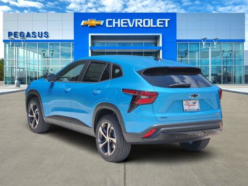 New 2026 Chevrolet Trax RS w/ Sunroof Package FWD image 4