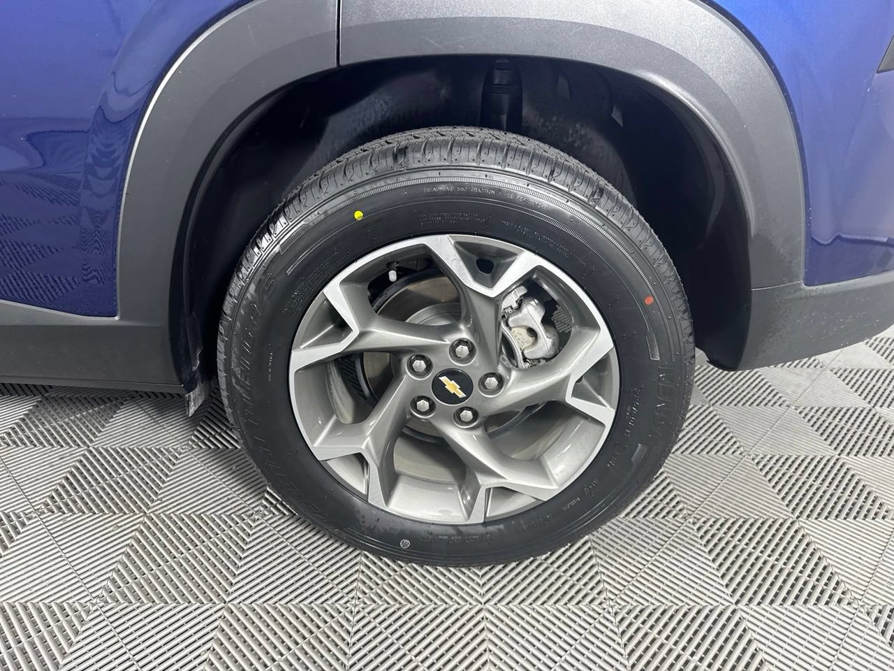 Used 2024 Chevrolet Trax LT FWD image 34
