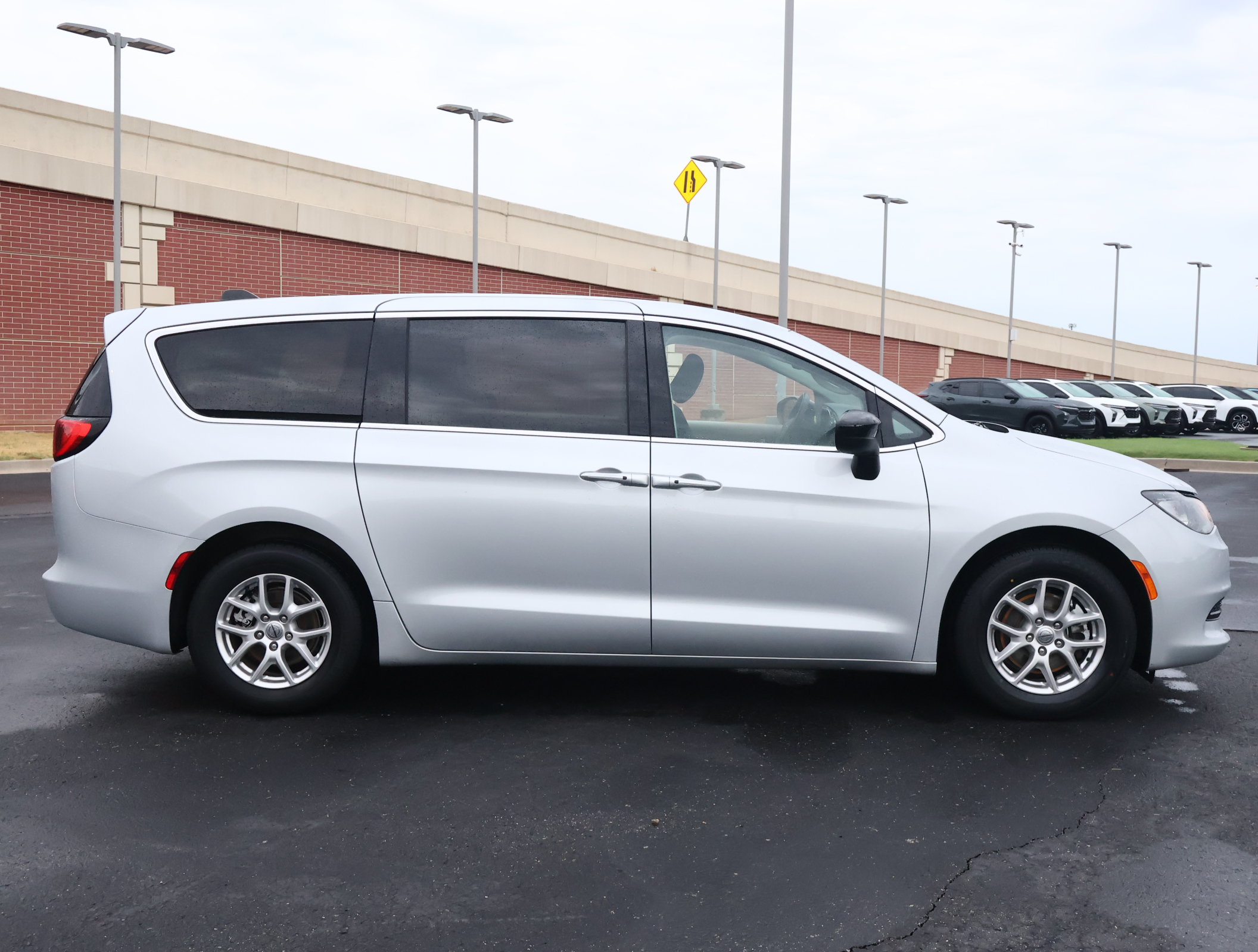 Used 2024 Chrysler Voyager LX FWD image 35