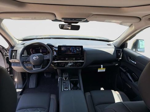 New 2026 Nissan Pathfinder Platinum w/ Accent Package AWD/4WD image 18