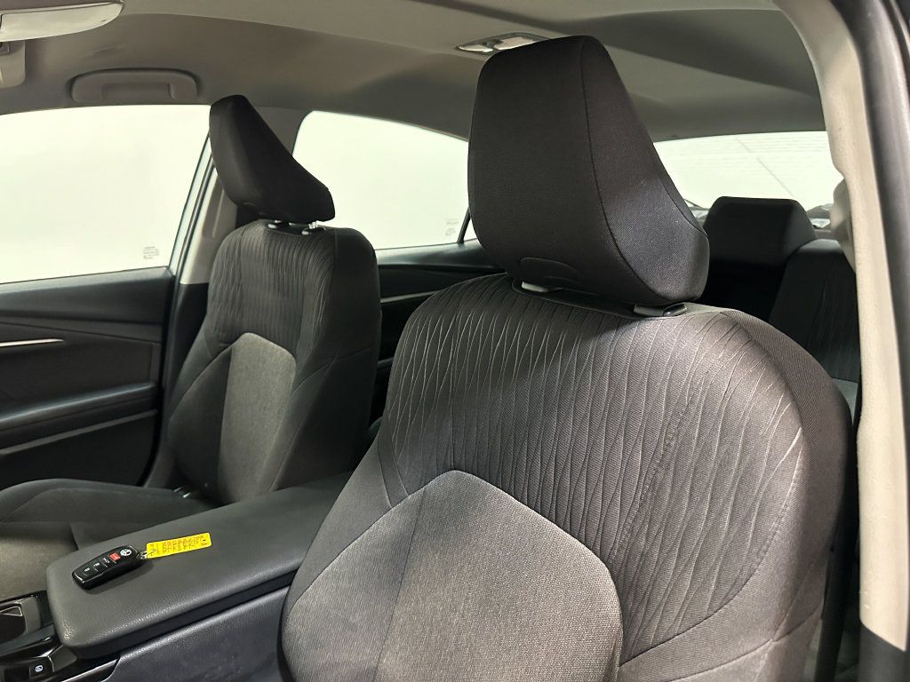 Used 2025 Toyota Camry LE FWD image 4