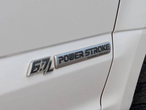 Used 2019 Ford F250 Lariat w/ Lariat Ultimate Package AWD/4WD image 10