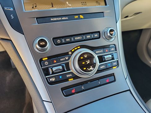 Used 2019 Lincoln MKZ Premiere image 24