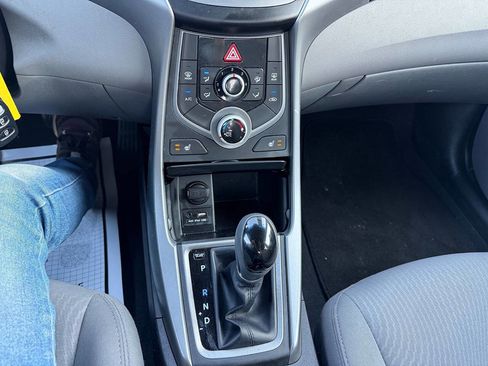 Used 2014 Hyundai Elantra SE w/ Option Group 02 image 15