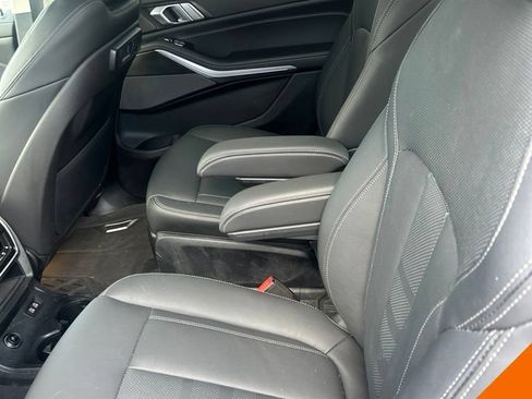 Used 2022 BMW X7 xDrive40i w/ Premium Package AWD/4WD image 6