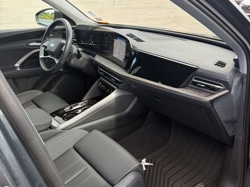 Used 2025 Audi Q5 Premium Plus w/ Premium Plus image 6