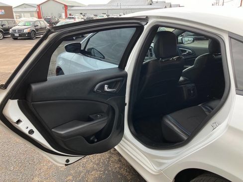 Used 2015 Chrysler 200 S w/ Navigation & Sound Group I image 11