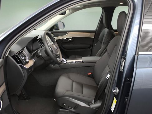 New 2025 Volvo XC90 B6 Core w/ Protection Package image 13