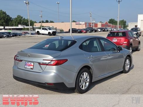 Used 2025 Toyota Camry LE FWD image 29