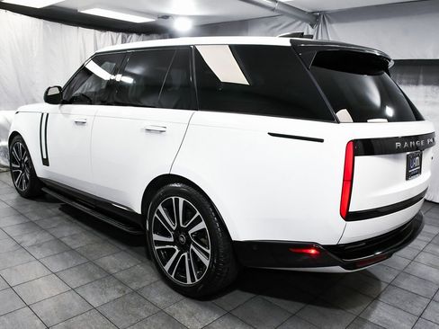 Used 2023 Land Rover Range Rover SE image 4