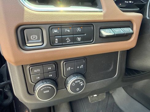 Used 2023 Chevrolet Tahoe High Country AWD/4WD image 21