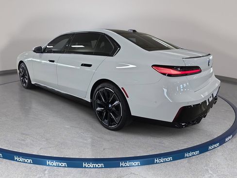 Used 2025 BMW 740i w/ Premium Package RWD image 9