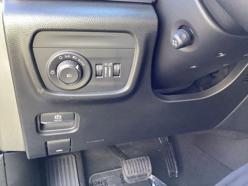 New 2025 Jeep Grand Cherokee Overland w/ Luxury Tech Group IV image 15